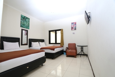 Bantal Guling Guesthouse Trans