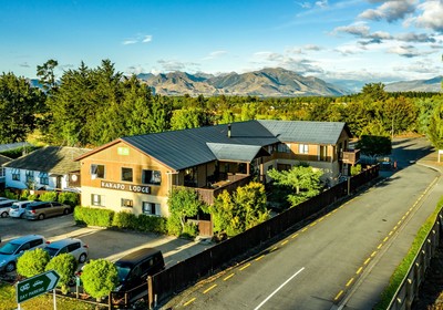 Kakapo Lodge