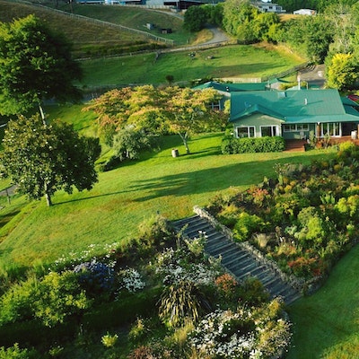 Paradise Valley Lodge