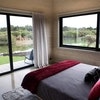 INDICA HEMP HOUSE - Luxury Eco design, 4 king bedrooms with ensuite, lake views & jacuzzi