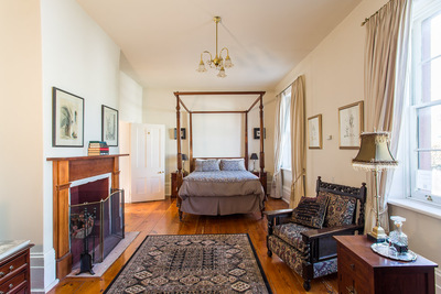 Cambridge - One Bedroom Apartment with Kitchenette & Lounge