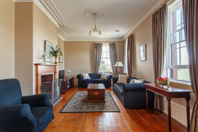 York - Two Bedroom Luxury Apartment