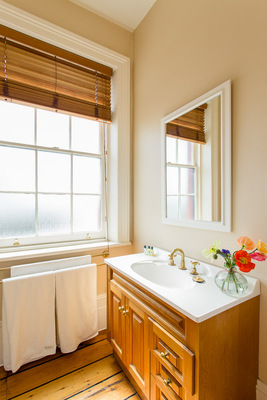 York - Two Bedroom Luxury Apartment