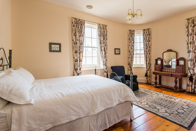 York - Two Bedroom Luxury Apartment