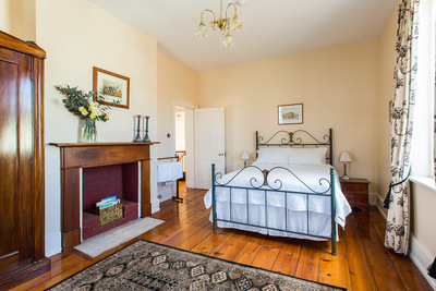 York - Two Bedroom Luxury Apartment