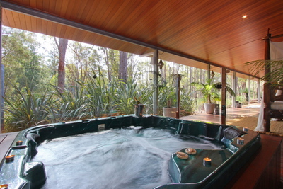 Executive Pine Lodge - 2 night min.