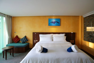 Deluxe King Bed with BF