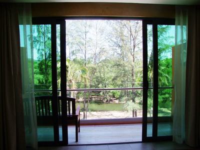 Deluxe King Bed with BF