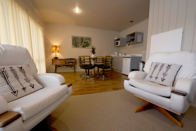 60s Suite Queen + Twin Single