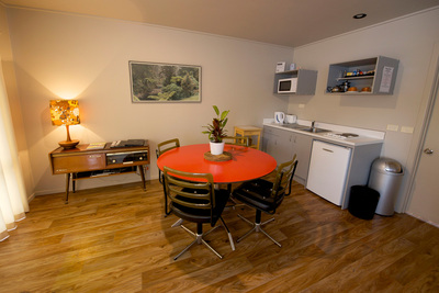 60s Suite Queen + Twin Single