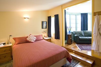 Courtyard Queen (Non-Breakfast) 