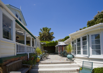 Courtyard Queen (Non-Breakfast) 