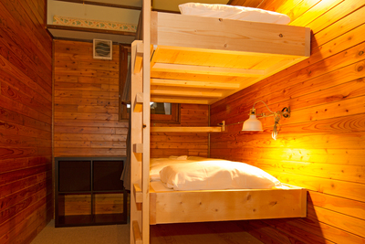 Bed in Basic dorm room 