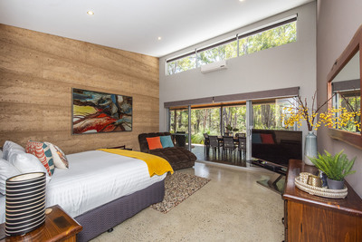 Executive Pine Lodge - 2 night min.