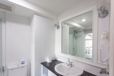 Luxury Twin Room - Modern Vintage Room Only