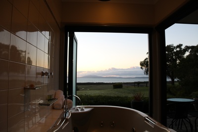 Luxury King Bed, Spa Cabin