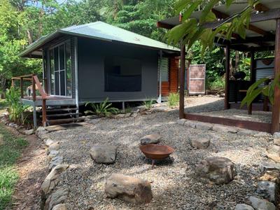 Ochre Hut (Deluxe Glamping)