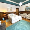 Waratah Room - Queen Bed and Single Bed - Sleeps 3