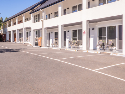 King Deluxe Suite (Family Midweek)