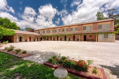 (b) Twin - Courtyard