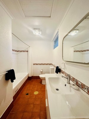 Family - Courtyard (executive)