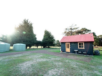 The Woolclasser's Hut Standard