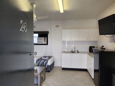 Queen Room / Family Room with Kitchen Standard