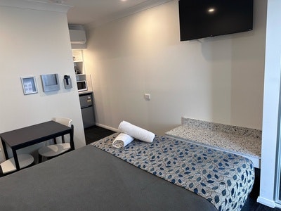 Budget Queen Room Standard