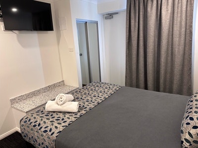 Budget Queen Room Standard