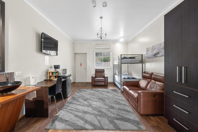 Deluxe Spa Suite-Lake view