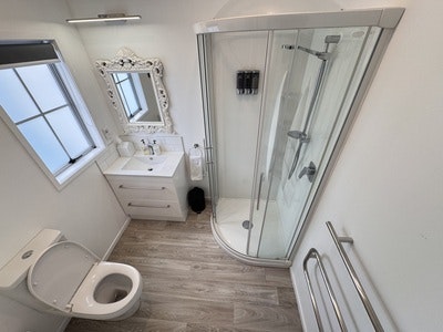 King and Single Room Unit 2