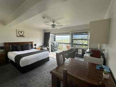 Deluxe Studio - Standard Rate