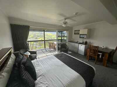 Deluxe Studio - Standard Rate